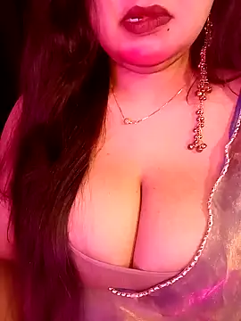 Suhanakhan00 online show from April 5, 2026, 8:32 am