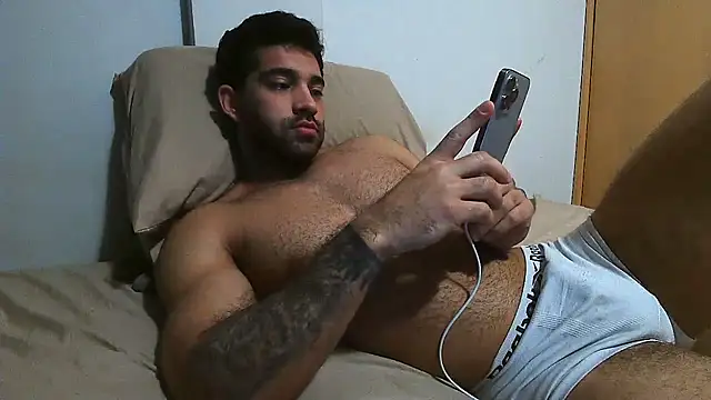 Snapshot of macho_fit chatting on August 3, 2026, 7:09 pm macho fit online show from August 3, 2026, 7:09 pm
