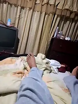 Snapshot of ESTACAMAYOR chatting on February 24, 2025, 7:19 pm ESTACAMAYOR online show from February 24, 2025, 7:19 pm