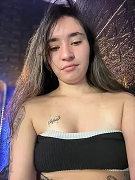 Sophie LS online show from December 17, 2025, 8:25 pm