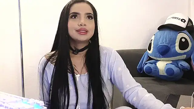 Alissfressa online show from May 3, 2026, 12:27 am