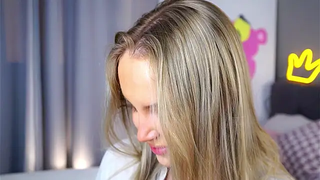 Snapshot of AftonConnett chatting on October 25, 2025, 1:05 am AftonConnett online show from October 25, 2025, 1:05 am