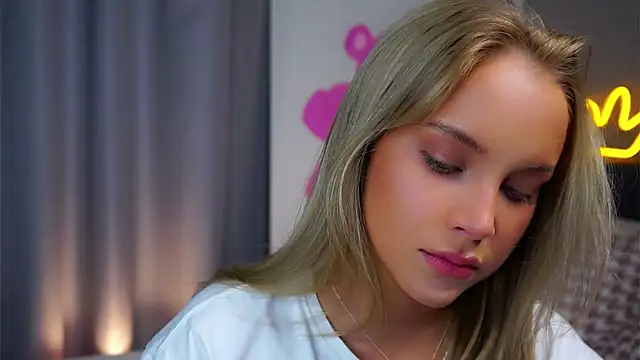 Snapshot of AftonConnett chatting on November 9, 2025, 1:09 am AftonConnett online show from November 9, 2025, 1:09 am