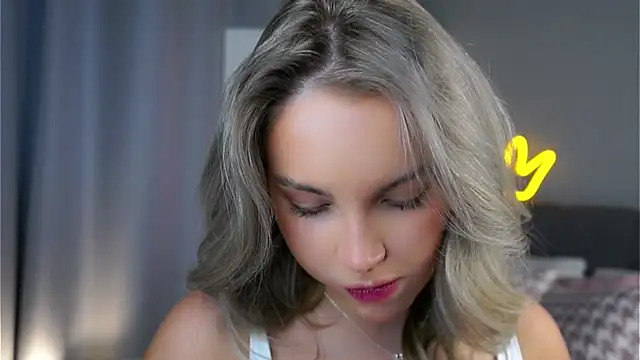 Snapshot of AftonConnett chatting on October 14, 2025, 1:06 am AftonConnett online show from October 14, 2025, 1:06 am