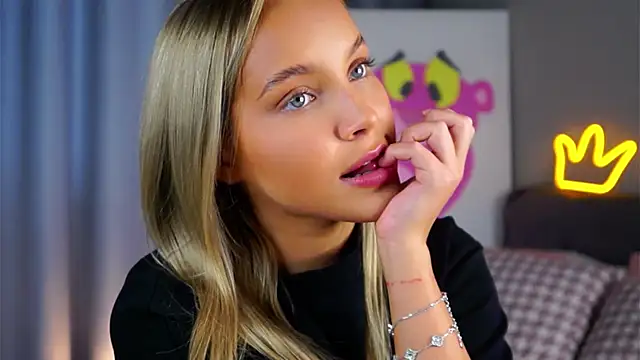 Snapshot of AftonConnett chatting on November 7, 2025, 5:12 am AftonConnett online show from November 7, 2025, 5:12 am