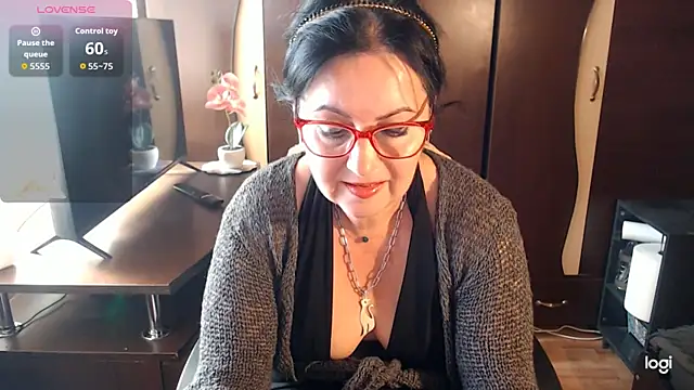 Snapshot of exymilf_ chatting on October 22, 2025, 9:42 am exymilf online show from October 22, 2025, 9:42 am