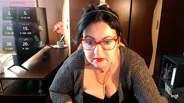 Snapshot of exymilf_ chatting on October 15, 2025, 11:29 am exymilf online show from October 15, 2025, 11:29 am