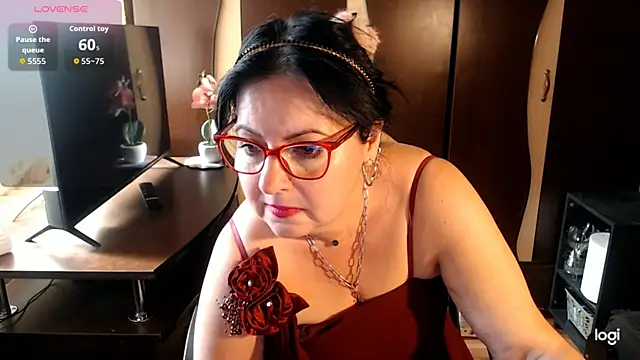 Snapshot of exymilf_ chatting on October 26, 2025, 10:37 am exymilf online show from October 26, 2025, 10:37 am