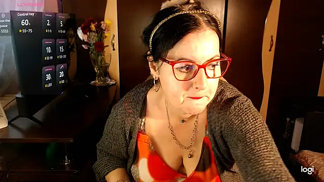 Snapshot of exymilf_ chatting on November 18, 2025, 11:35 am exymilf online show from November 18, 2025, 11:35 am