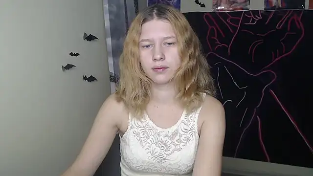 Snapshot of StellaCRL chatting on November 20, 2025, 7:31 am StellaCRL online show from November 20, 2025, 7:31 am