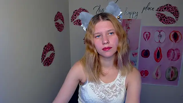 Snapshot of StellaCRL chatting on November 23, 2025, 7:24 pm StellaCRL online show from November 23, 2025, 7:24 pm