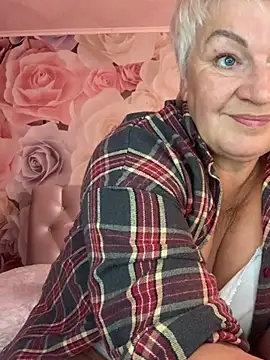 Laura Millf online show from June 25, 2026, 9:03 am