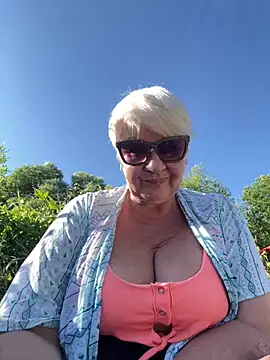 Laura Millf online show from July 18, 2026, 2:47 pm