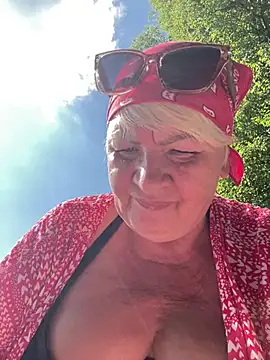 Laura Millf online show from July 27, 2026, 11:39 am