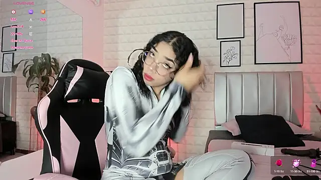 Snapshot of Lizzie-Evans chatting on February 27, 2026, 12:05 pm Lizzie-Evans online show from February 27, 2026, 12:05 pm