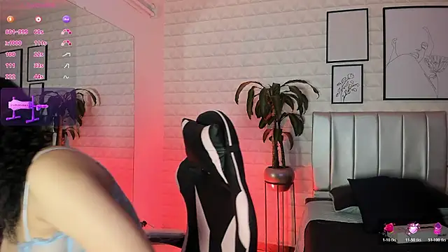 Snapshot of Lizzie-Evans chatting on February 20, 2026, 12:07 pm Lizzie-Evans online show from February 20, 2026, 12:07 pm