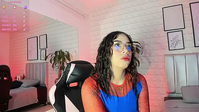 Snapshot of Lizzie-Evans chatting on March 3, 2026, 12:01 pm Lizzie-Evans online show from March 3, 2026, 12:01 pm