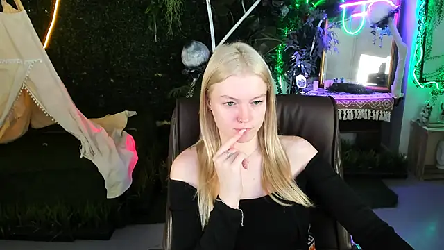 GraceGlamour online show from November 18, 2025, 5:11 am