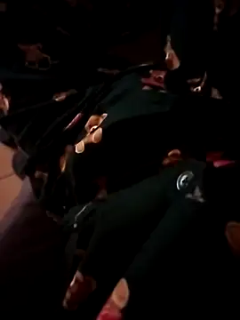 Snapshot of ptrz990 chatting on November 24, 2025, 9:37 pm ptrz990 online show from November 24, 2025, 9:37 pm