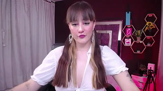 Snapshot of AnabelleGron chatting on October 10, 2025, 11:05 pm AnabelleGron online show from October 10, 2025, 11:05 pm