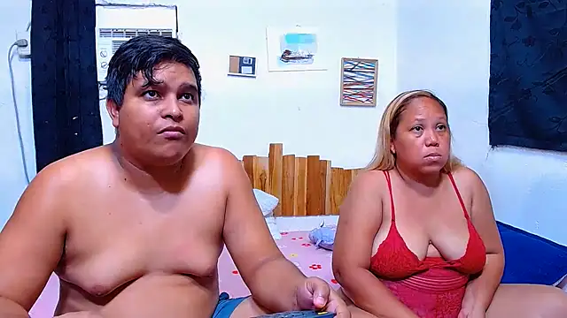 Snapshot of lucasandSofi chatting on July 26, 2026, 7:54 pm lucasandSofi online show from July 26, 2026, 7:54 pm
