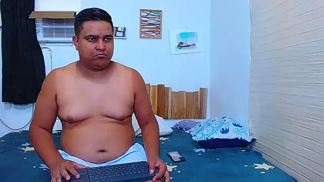 Snapshot of lucasandSofi chatting on October 10, 2025, 7:15 pm lucasandSofi online show from October 10, 2025, 7:15 pm