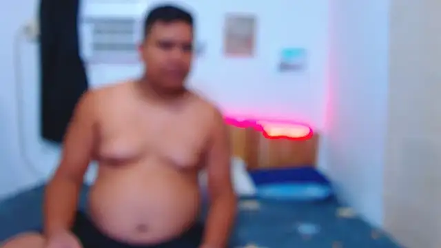 Snapshot of lucasandSofi chatting on October 10, 2025, 12:44 am lucasandSofi online show from October 10, 2025, 12:44 am