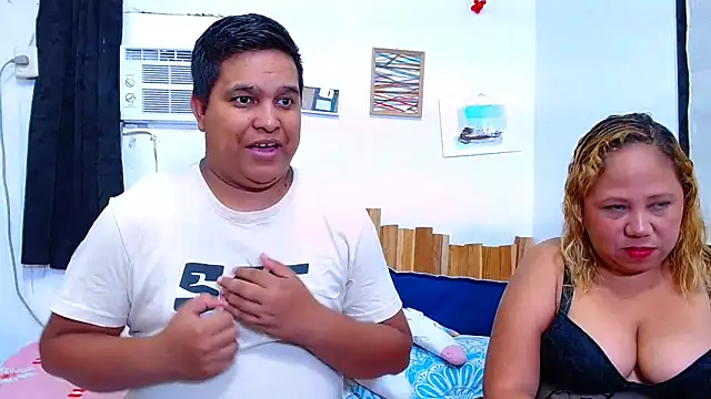 Snapshot of lucasandSofi chatting on November 13, 2025, 8:24 pm lucasandSofi online show from November 13, 2025, 8:24 pm