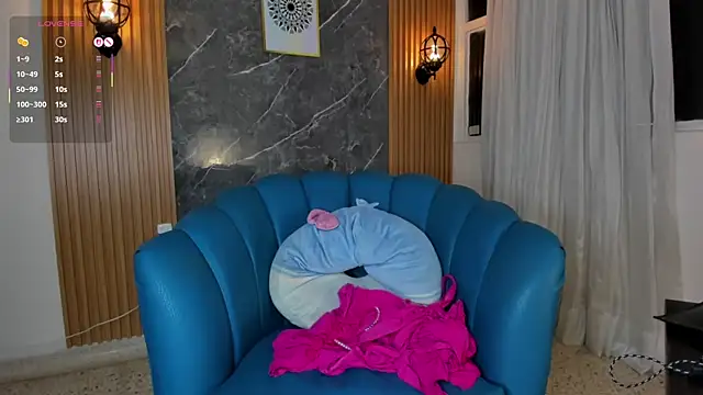 Julie Markk online show from May 6, 2026, 8:24 pm