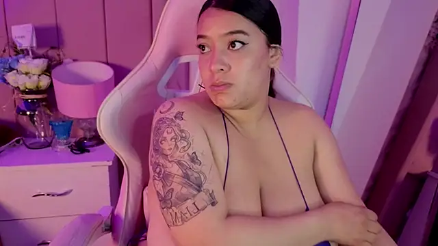 MollyBigBoobs12 online show from June 9, 2026, 9:16 pm