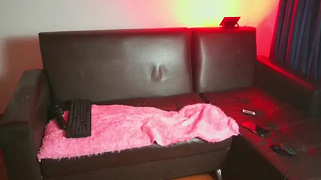 Snapshot of Leonnardo_Jaramillo chatting on March 13, 2025, 1:40 pm Leonnardo Jaramillo online show from March 13, 2025, 1:40 pm