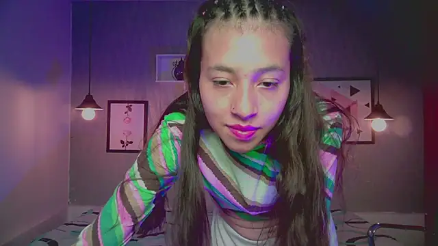 Valeria roussi online show from December 6, 2024, 7:39 pm