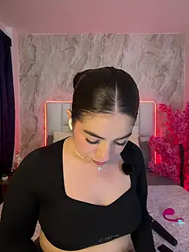 Snapshot of IsabellaAnngel chatting on June 21, 2026, 1:44 am IsabellaAnngel online show from June 21, 2026, 1:44 am