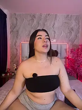 Snapshot of IsabellaAnngel chatting on June 12, 2026, 11:46 pm IsabellaAnngel online show from June 12, 2026, 11:46 pm