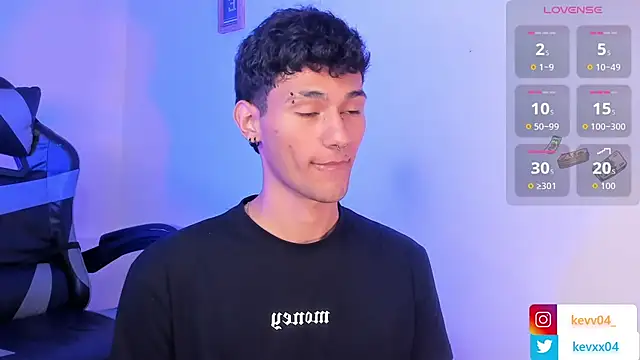 Snapshot of Alexx_tc chatting on November 6, 2025, 8:13 pm Alexx tc online show from November 6, 2025, 8:13 pm