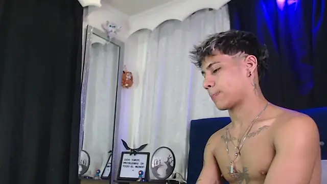 Snapshot of Sexys_Boys_Hot1 chatting on July 12, 2026, 1:17 am Sexys Boys Hot1 online show from July 12, 2026, 1:17 am