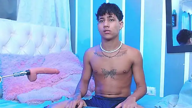 Sexys Boys Hot1 online show from January 15, 2025, 8:41 am