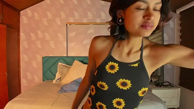 Kat cute  online show from November 6, 2025, 2:15 am