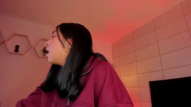 Christine Laam online show from December 4, 2025, 12:04 pm