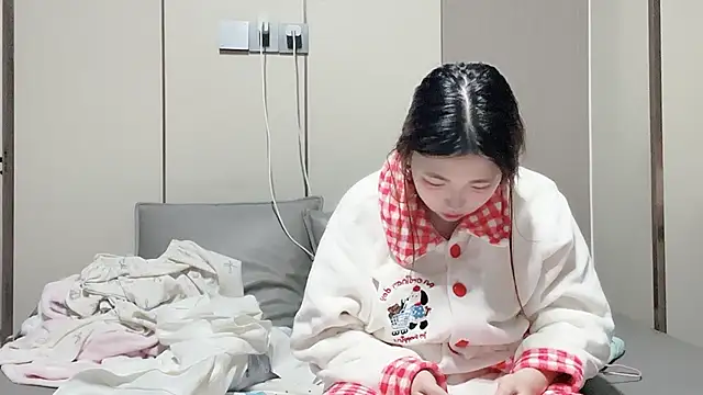 MM YY SS online show from November 14, 2025, 2:21 pm