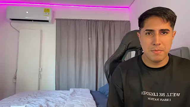 dereckbrownn online show from January 30, 2025, 8:53 pm