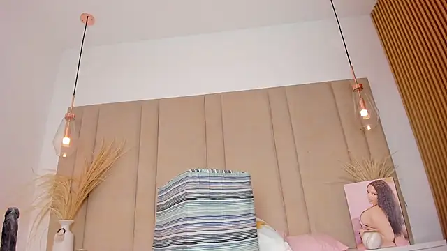 Snapshot of SabrinaAlcantara1 chatting on February 11, 2025, 12:06 am SabrinaAlcantara1 online show from February 11, 2025, 12:06 am