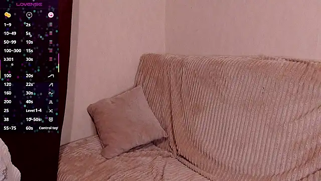 sleeeep y online show from October 7, 2025, 6:42 pm