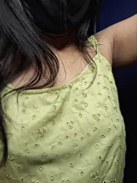 Nisha027 online show from May 7, 2026, 3:00 am
