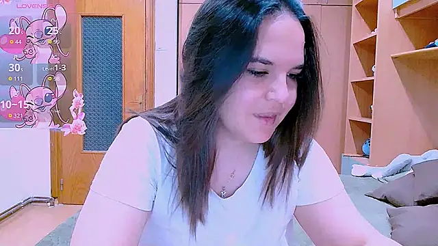 Snapshot of Ella-Diamond chatting on October 23, 2025, 7:34 pm Ella-Diamond online show from October 23, 2025, 7:34 pm