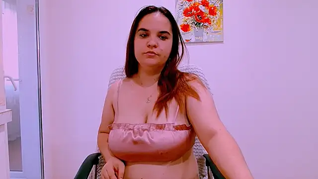 Snapshot of Ella-Diamond chatting on July 7, 2026, 5:16 pm Ella-Diamond online show from July 7, 2026, 5:16 pm