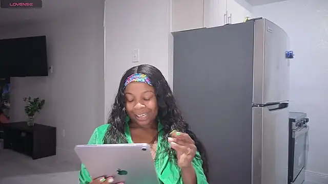 Snapshot of miamiworld chatting on April 21, 2026, 2:51 am miamiworld online show from April 21, 2026, 2:51 am
