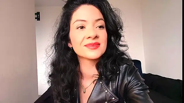 miabeautyxx online show from March 11, 2026, 2:11 pm