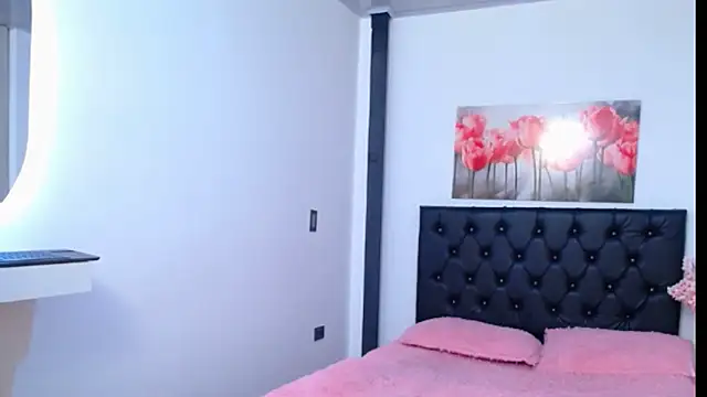 Snapshot of lily_f00x chatting on December 5, 2025, 12:37 pm lily f00x online show from December 5, 2025, 12:37 pm