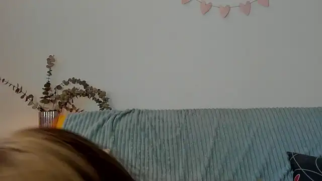 erika hoiree online show from September 28, 2025, 4:08 am